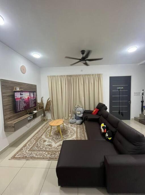Hadeerna Homestay - Double Storey Terrace Chemor Exterior foto